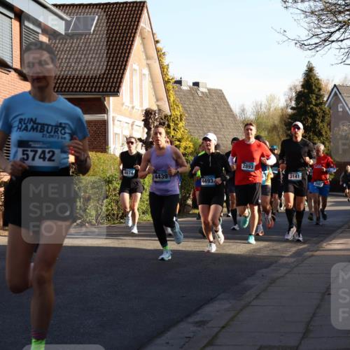 12.04.2026 - 45. Internationalen Wilhelmsburger Insellauf Yannick Fuchs http://msf.ph/oto/9472134 12.04.2026 08:57:03 Laufen 680, 21, 0975, 5742, 4674, 4439, 4493, 2893, 3141 meine-sportfotos.de