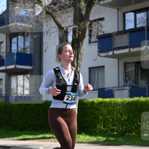 12.04.2026 - 45. Internationalen Wilhelmsburger Insellauf J. Mangold http://msf.ph/oto/9472139 12.04.2026 11:28:49 Ziel 2429, 2342, 2109, 4066 meine-sportfotos.de