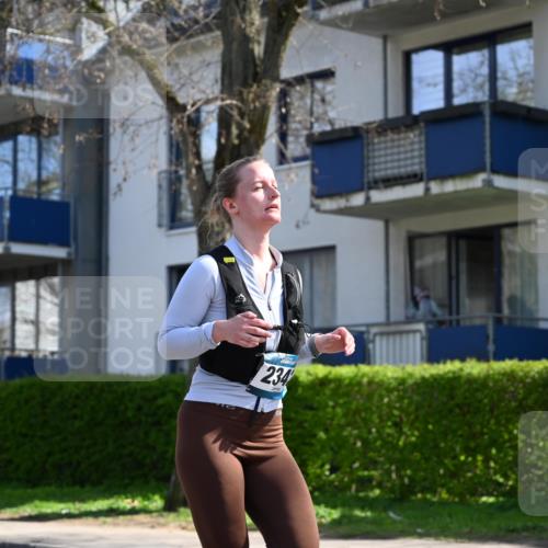 12.04.2026 - 45. Internationalen Wilhelmsburger Insellauf J. Mangold http://msf.ph/oto/9472142 12.04.2026 11:28:49 Ziel 2429, 2342, 2109, 4066 meine-sportfotos.de