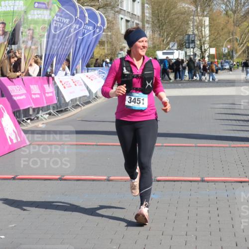 12.04.2026 - 45. Internationalen Wilhelmsburger Insellauf Strokosch-Dieckow http://msf.ph/oto/9472144 12.04.2026 11:28:30 Ziel 3451 meine-sportfotos.de