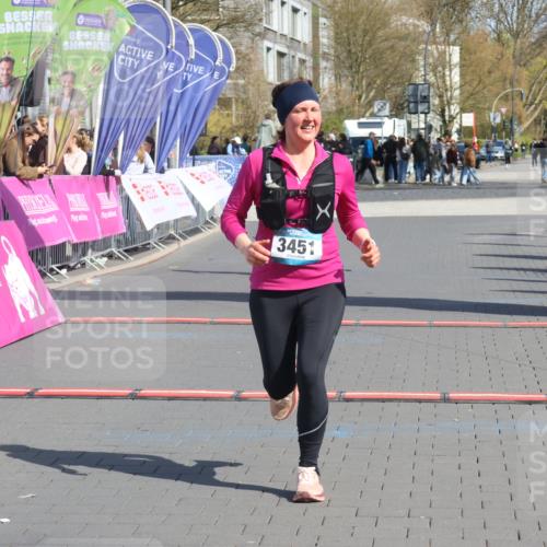 12.04.2026 - 45. Internationalen Wilhelmsburger Insellauf Strokosch-Dieckow http://msf.ph/oto/9472155 12.04.2026 11:28:30 Ziel 3451 meine-sportfotos.de