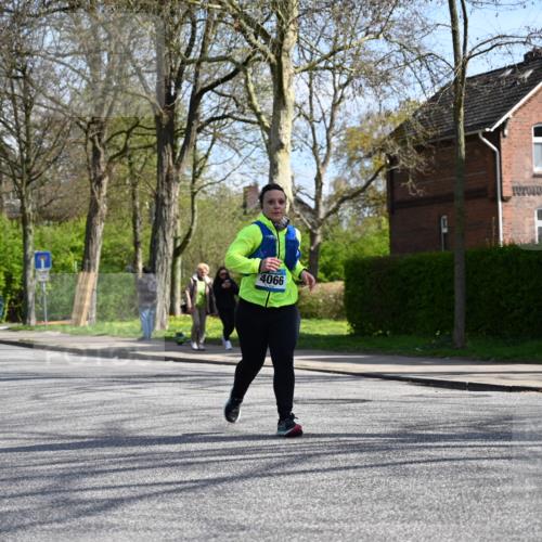 12.04.2026 - 45. Internationalen Wilhelmsburger Insellauf J. Mangold http://msf.ph/oto/9472162 12.04.2026 11:29:07 Ziel 2109, 4066, 3545, 4589 meine-sportfotos.de
