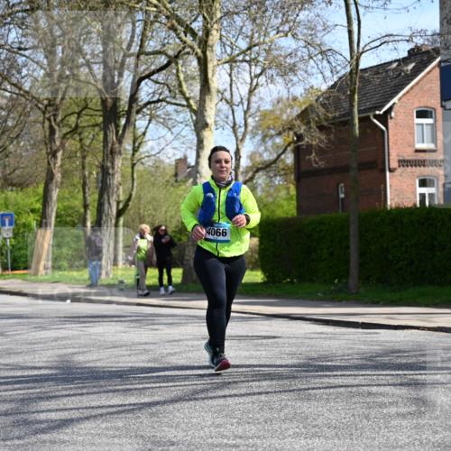 12.04.2026 - 45. Internationalen Wilhelmsburger Insellauf J. Mangold http://msf.ph/oto/9472168 12.04.2026 11:29:08 Ziel 2109, 4066, 3545, 4589 meine-sportfotos.de