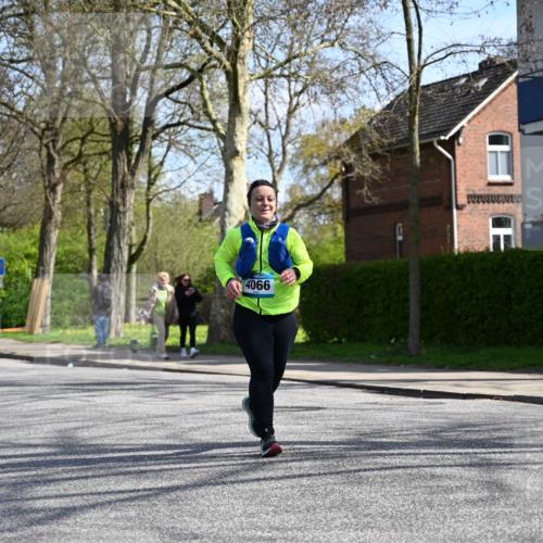 12.04.2026 - 45. Internationalen Wilhelmsburger Insellauf J. Mangold http://msf.ph/oto/9472171 12.04.2026 11:29:08 Ziel 2109, 4066, 3545, 4589 meine-sportfotos.de