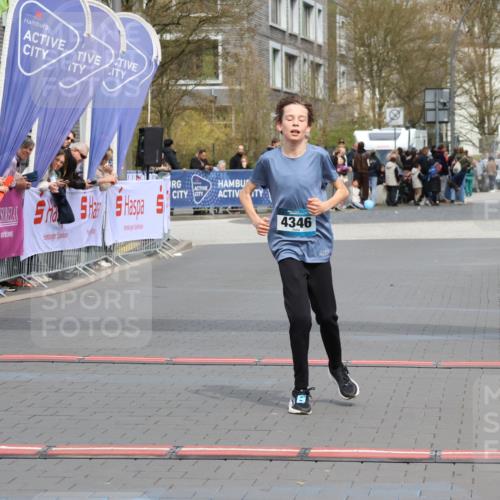 12.04.2026 - 45. Internationalen Wilhelmsburger Insellauf Strokosch-Dieckow http://msf.ph/oto/9472173 12.04.2026 12:53:05 Ziel 4346 meine-sportfotos.de