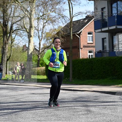 12.04.2026 - 45. Internationalen Wilhelmsburger Insellauf J. Mangold http://msf.ph/oto/9472184 12.04.2026 11:29:08 Ziel 2109, 4066, 3545, 4589 meine-sportfotos.de