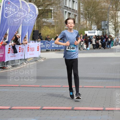 12.04.2026 - 45. Internationalen Wilhelmsburger Insellauf Strokosch-Dieckow http://msf.ph/oto/9472199 12.04.2026 12:53:05 Ziel 4346 meine-sportfotos.de