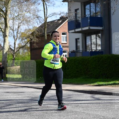 12.04.2026 - 45. Internationalen Wilhelmsburger Insellauf J. Mangold http://msf.ph/oto/9472200 12.04.2026 11:29:09 Ziel 4066, 3545, 4589, 4784 meine-sportfotos.de