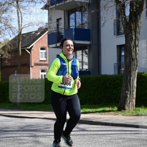 12.04.2026 - 45. Internationalen Wilhelmsburger Insellauf J. Mangold http://msf.ph/oto/9472215 12.04.2026 11:29:09 Ziel 4066, 3545, 4589, 4784 meine-sportfotos.de