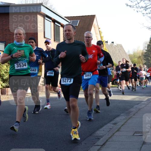 12.04.2026 - 45. Internationalen Wilhelmsburger Insellauf Yannick Fuchs http://msf.ph/oto/9472216 12.04.2026 08:57:09 Laufen 2485, 3534, 5042, 4000, 5273, 3662 meine-sportfotos.de