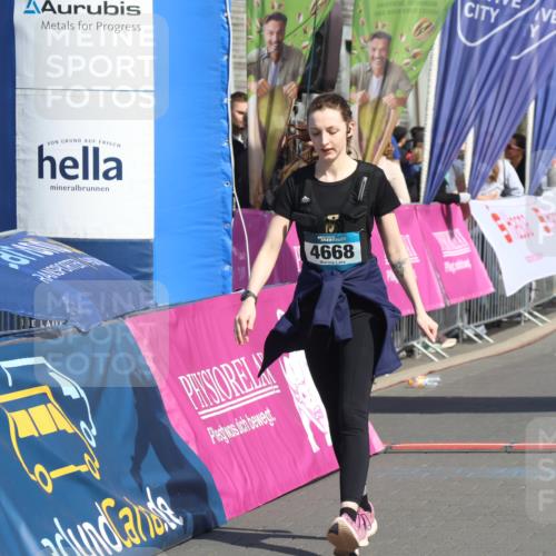12.04.2026 - 45. Internationalen Wilhelmsburger Insellauf Strokosch-Dieckow http://msf.ph/oto/9472220 12.04.2026 11:28:36 Ziel 4668 meine-sportfotos.de