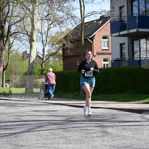 12.04.2026 - 45. Internationalen Wilhelmsburger Insellauf J. Mangold http://msf.ph/oto/9472225 12.04.2026 11:29:27 Ziel 4066, 3545, 4589, 4784, 3839 meine-sportfotos.de