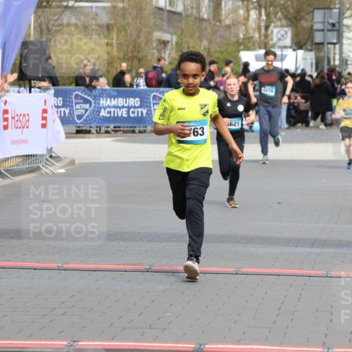 12.04.2026 - 45. Internationalen Wilhelmsburger Insellauf Strokosch-Dieckow http://msf.ph/oto/9472230 12.04.2026 12:53:22 Ziel 5763, 2896, 5621, 4879, 4891 meine-sportfotos.de