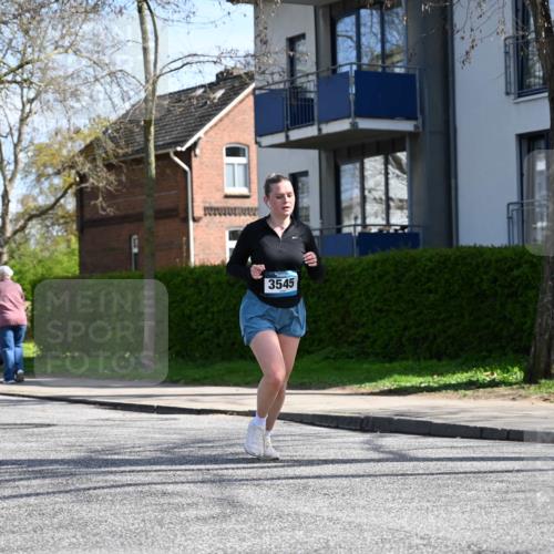 12.04.2026 - 45. Internationalen Wilhelmsburger Insellauf J. Mangold http://msf.ph/oto/9472246 12.04.2026 11:29:28 Ziel 4066, 3545, 4589, 4784, 3839 meine-sportfotos.de