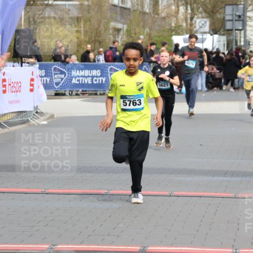 12.04.2026 - 45. Internationalen Wilhelmsburger Insellauf Strokosch-Dieckow http://msf.ph/oto/9472253 12.04.2026 12:53:22 Ziel 5763, 2896, 5621, 4879, 4891 meine-sportfotos.de