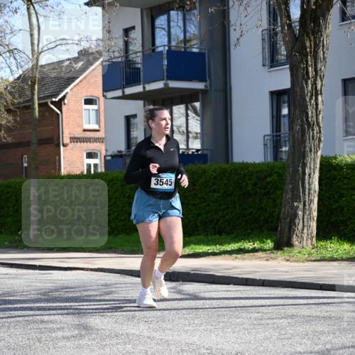 12.04.2026 - 45. Internationalen Wilhelmsburger Insellauf J. Mangold http://msf.ph/oto/9472256 12.04.2026 11:29:28 Ziel 4066, 3545, 4589, 4784, 3839 meine-sportfotos.de