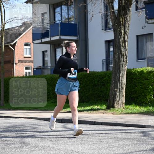 12.04.2026 - 45. Internationalen Wilhelmsburger Insellauf J. Mangold http://msf.ph/oto/9472259 12.04.2026 11:29:28 Ziel 4066, 3545, 4589, 4784, 3839 meine-sportfotos.de