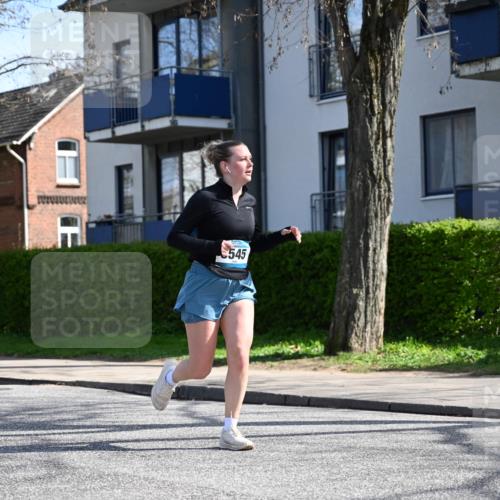 12.04.2026 - 45. Internationalen Wilhelmsburger Insellauf J. Mangold http://msf.ph/oto/9472261 12.04.2026 11:29:28 Ziel 4066, 3545, 4589, 4784, 3839 meine-sportfotos.de