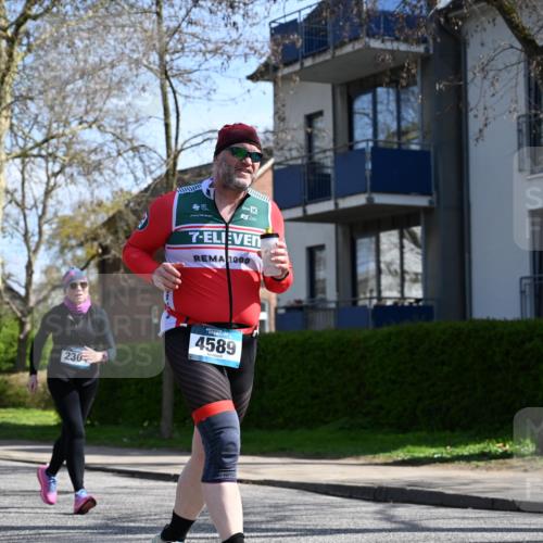 12.04.2026 - 45. Internationalen Wilhelmsburger Insellauf J. Mangold http://msf.ph/oto/9472288 12.04.2026 11:29:30 Ziel 4066, 3545, 4589, 4784, 3839 meine-sportfotos.de