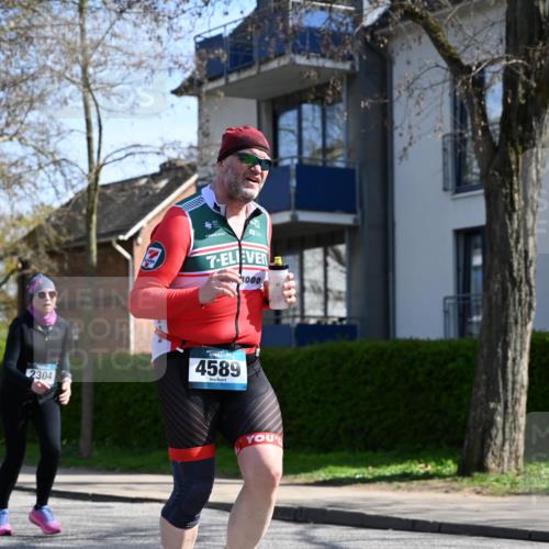 12.04.2026 - 45. Internationalen Wilhelmsburger Insellauf J. Mangold http://msf.ph/oto/9472297 12.04.2026 11:29:30 Ziel 4066, 3545, 4589, 4784, 3839 meine-sportfotos.de