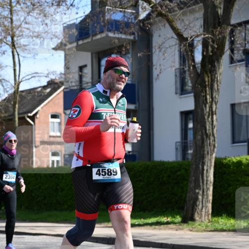 12.04.2026 - 45. Internationalen Wilhelmsburger Insellauf J. Mangold http://msf.ph/oto/9472300 12.04.2026 11:29:30 Ziel 4066, 3545, 4589, 4784, 3839 meine-sportfotos.de