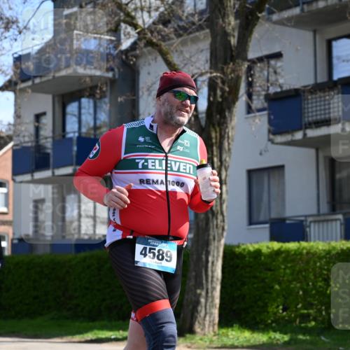 12.04.2026 - 45. Internationalen Wilhelmsburger Insellauf J. Mangold http://msf.ph/oto/9472311 12.04.2026 11:29:30 Ziel 4066, 3545, 4589, 4784, 3839 meine-sportfotos.de
