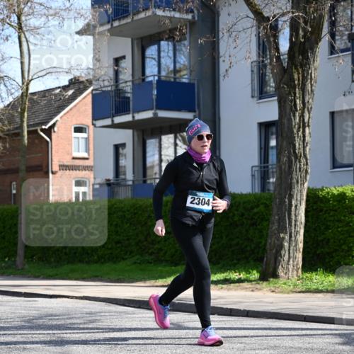 12.04.2026 - 45. Internationalen Wilhelmsburger Insellauf J. Mangold http://msf.ph/oto/9472313 12.04.2026 11:29:31 Ziel 4066, 3545, 4589, 4589, 4784, 3839 meine-sportfotos.de
