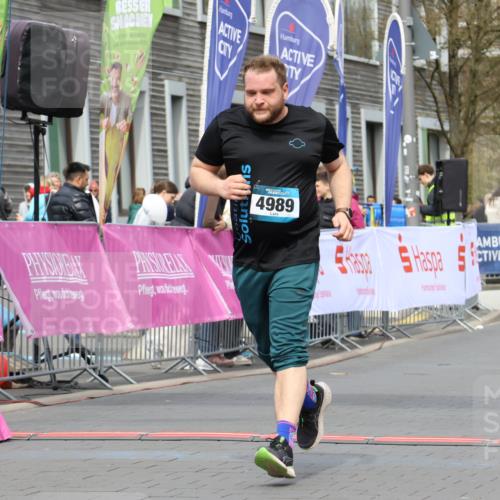 12.04.2026 - 45. Internationalen Wilhelmsburger Insellauf Strokosch-Dieckow http://msf.ph/oto/9472343 12.04.2026 13:35:49 Ziel 4989 meine-sportfotos.de