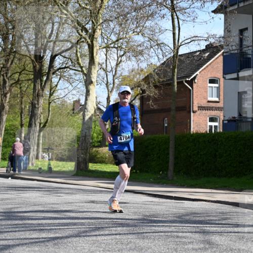 12.04.2026 - 45. Internationalen Wilhelmsburger Insellauf J. Mangold http://msf.ph/oto/9472345 12.04.2026 11:29:39 Ziel 3545, 4589, 4784, 3839, 2697, 2698, 2476, 2498 meine-sportfotos.de