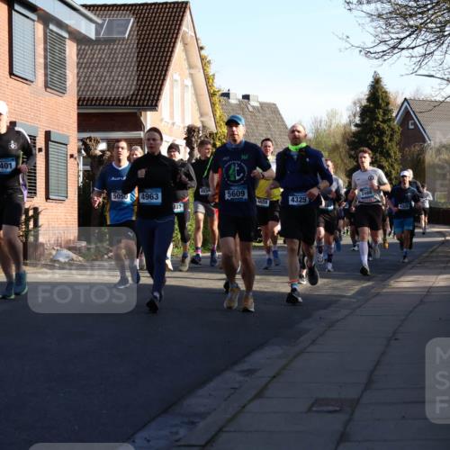 12.04.2026 - 45. Internationalen Wilhelmsburger Insellauf Yannick Fuchs http://msf.ph/oto/9472352 12.04.2026 08:57:20 Laufen 254, 4401, 5050, 361, 4934, 112, 4963, 5609, 2488, 887, 4608, 4325, 4329 meine-sportfotos.de