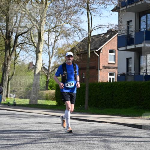 12.04.2026 - 45. Internationalen Wilhelmsburger Insellauf J. Mangold http://msf.ph/oto/9472354 12.04.2026 11:29:39 Ziel 3545, 4589, 4784, 3839, 2697, 2698, 2476, 2498 meine-sportfotos.de