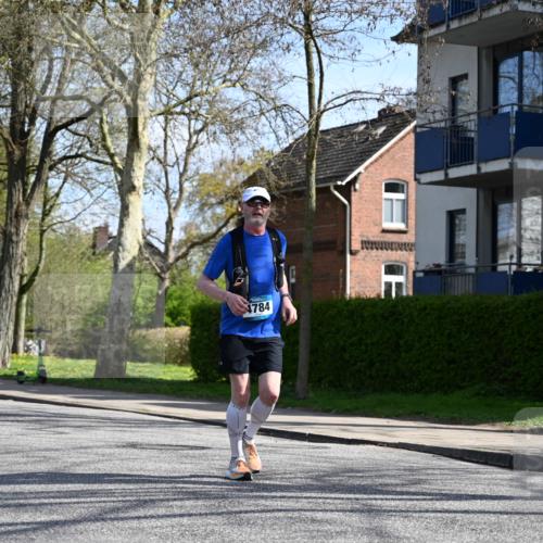 12.04.2026 - 45. Internationalen Wilhelmsburger Insellauf J. Mangold http://msf.ph/oto/9472357 12.04.2026 11:29:39 Ziel 3545, 4589, 4784, 3839, 2697, 2698, 2476, 2498 meine-sportfotos.de