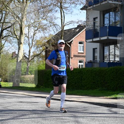 12.04.2026 - 45. Internationalen Wilhelmsburger Insellauf J. Mangold http://msf.ph/oto/9472365 12.04.2026 11:29:39 Ziel 3545, 4589, 4784, 3839, 2697, 2698, 2476, 2498 meine-sportfotos.de
