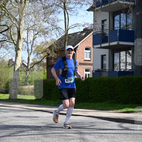 12.04.2026 - 45. Internationalen Wilhelmsburger Insellauf J. Mangold http://msf.ph/oto/9472367 12.04.2026 11:29:39 Ziel 3545, 4589, 4784, 3839, 2697, 2698, 2476, 2498 meine-sportfotos.de
