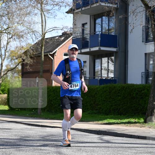 12.04.2026 - 45. Internationalen Wilhelmsburger Insellauf J. Mangold http://msf.ph/oto/9472379 12.04.2026 11:29:40 Ziel 3545, 4589, 4784, 3839, 2697, 2698, 2476, 2498 meine-sportfotos.de
