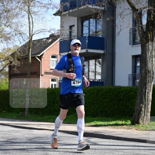12.04.2026 - 45. Internationalen Wilhelmsburger Insellauf J. Mangold http://msf.ph/oto/9472385 12.04.2026 11:29:40 Ziel 3545, 4589, 4784, 3839, 2697, 2698, 2476, 2498 meine-sportfotos.de