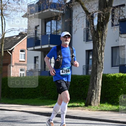 12.04.2026 - 45. Internationalen Wilhelmsburger Insellauf J. Mangold http://msf.ph/oto/9472393 12.04.2026 11:29:40 Ziel 3545, 4589, 4784, 3839, 2697, 2698, 2476, 2498 meine-sportfotos.de