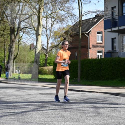 12.04.2026 - 45. Internationalen Wilhelmsburger Insellauf J. Mangold http://msf.ph/oto/9472400 12.04.2026 11:29:46 Ziel 4589, 4784, 3839, 3839, 2697, 2698, 2476, 2498 meine-sportfotos.de