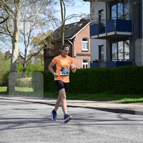 12.04.2026 - 45. Internationalen Wilhelmsburger Insellauf J. Mangold http://msf.ph/oto/9472410 12.04.2026 11:29:47 Ziel 4589, 4784, 3839, 2697, 2698, 2476, 2498 meine-sportfotos.de