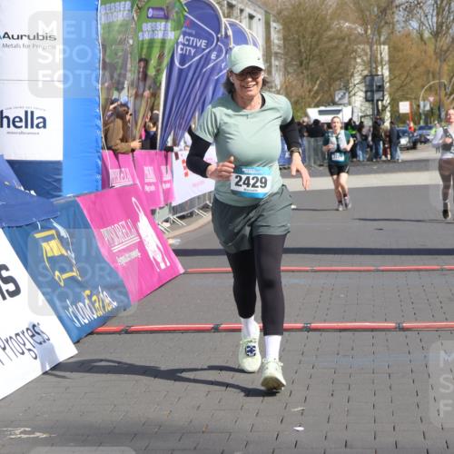 12.04.2026 - 45. Internationalen Wilhelmsburger Insellauf Strokosch-Dieckow http://msf.ph/oto/9472426 12.04.2026 11:29:16 Ziel 2429 meine-sportfotos.de