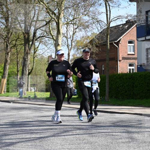 12.04.2026 - 45. Internationalen Wilhelmsburger Insellauf J. Mangold http://msf.ph/oto/9472432 12.04.2026 11:29:59 Ziel 3839, 2697, 2698, 2476, 2498, 4737 meine-sportfotos.de