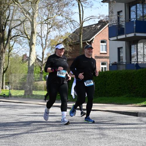 12.04.2026 - 45. Internationalen Wilhelmsburger Insellauf J. Mangold http://msf.ph/oto/9472446 12.04.2026 11:30:00 Ziel 3839, 2697, 2698, 2476, 2498, 4737 meine-sportfotos.de