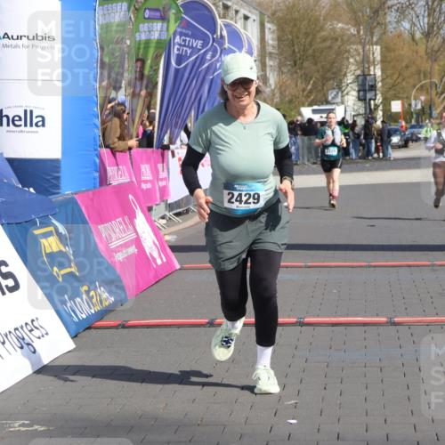 12.04.2026 - 45. Internationalen Wilhelmsburger Insellauf Strokosch-Dieckow http://msf.ph/oto/9472451 12.04.2026 11:29:16 Ziel 2429 meine-sportfotos.de