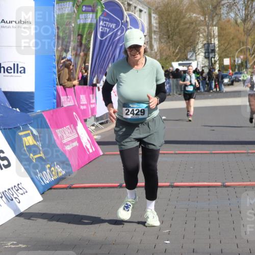 12.04.2026 - 45. Internationalen Wilhelmsburger Insellauf Strokosch-Dieckow http://msf.ph/oto/9472463 12.04.2026 11:29:16 Ziel 2429 meine-sportfotos.de