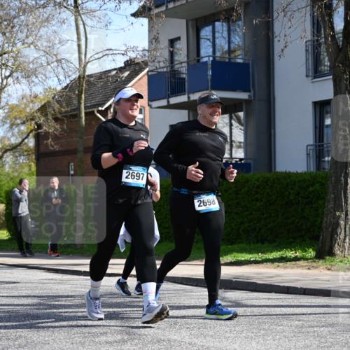 12.04.2026 - 45. Internationalen Wilhelmsburger Insellauf J. Mangold http://msf.ph/oto/9472465 12.04.2026 11:30:01 Ziel 3839, 2697, 2698, 2476, 2498, 2498, 4737 meine-sportfotos.de