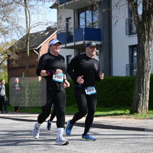 12.04.2026 - 45. Internationalen Wilhelmsburger Insellauf J. Mangold http://msf.ph/oto/9472467 12.04.2026 11:30:01 Ziel 3839, 2697, 2698, 2476, 2498, 2498, 4737 meine-sportfotos.de