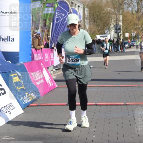12.04.2026 - 45. Internationalen Wilhelmsburger Insellauf Strokosch-Dieckow http://msf.ph/oto/9472476 12.04.2026 11:29:16 Ziel 2429 meine-sportfotos.de