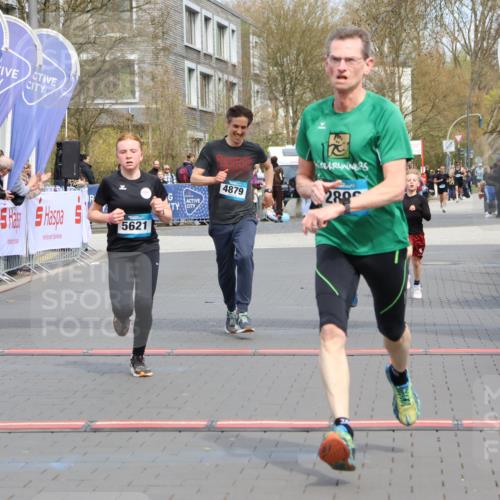 12.04.2026 - 45. Internationalen Wilhelmsburger Insellauf Strokosch-Dieckow http://msf.ph/oto/9472482 12.04.2026 12:53:25 Ziel 5763, 2896, 5621, 4879, 4891, 5127 meine-sportfotos.de