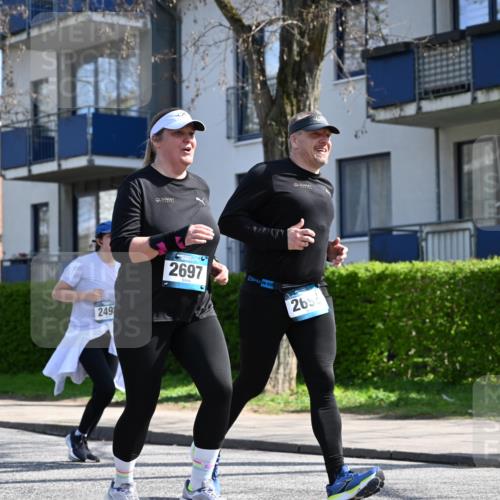 12.04.2026 - 45. Internationalen Wilhelmsburger Insellauf J. Mangold http://msf.ph/oto/9472486 12.04.2026 11:30:01 Ziel 3839, 2697, 2698, 2476, 2498, 2498, 4737 meine-sportfotos.de