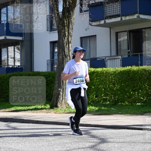 12.04.2026 - 45. Internationalen Wilhelmsburger Insellauf J. Mangold http://msf.ph/oto/9472514 12.04.2026 11:30:02 Ziel 3839, 2697, 2698, 2476, 2498, 4737 meine-sportfotos.de